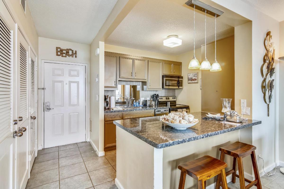 Galvestonian 112-Beachfront Hideaway - Housity