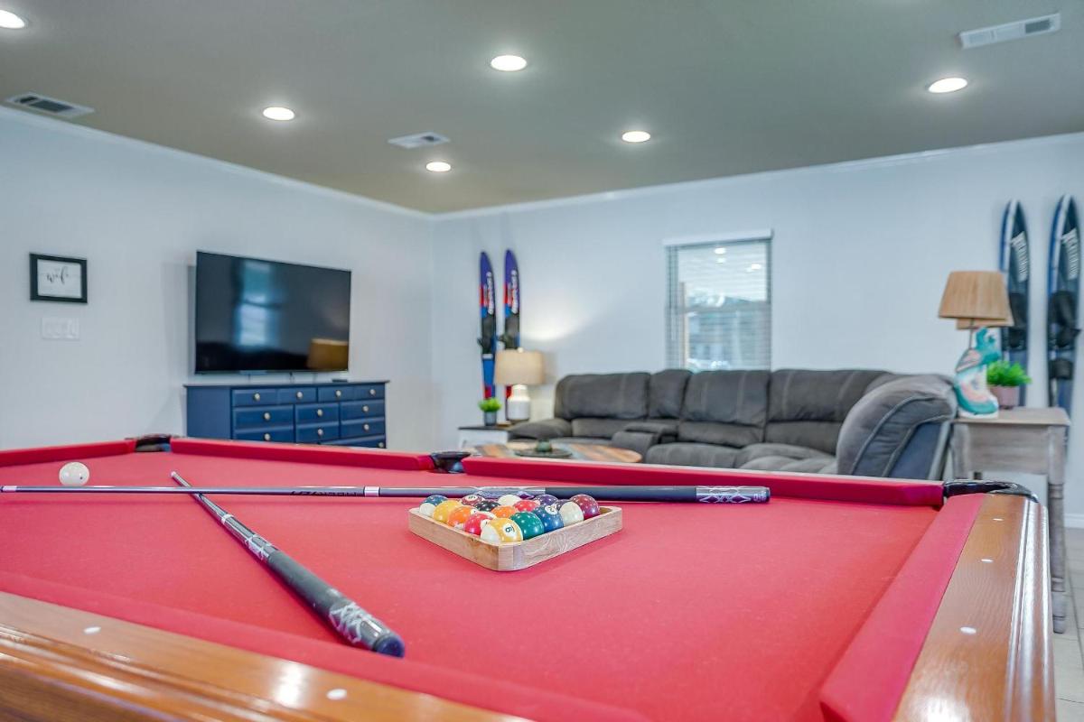 Lakefront home with hot tub and boat dock & slip - Peacock on the Canal - Housity