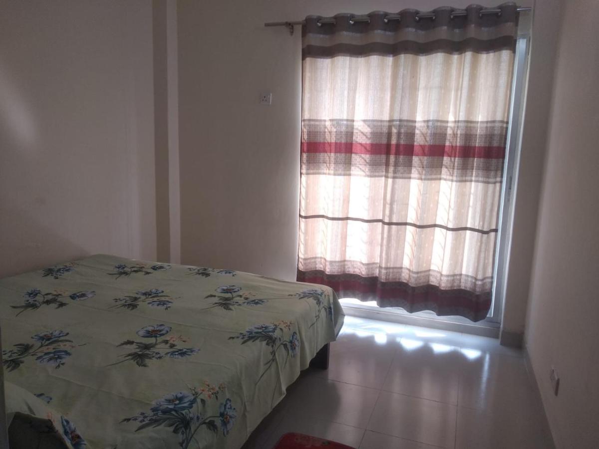 Secured Family Studio Apartment-near Airport,AC,Fridge,WiFi,Stove - Hizvo