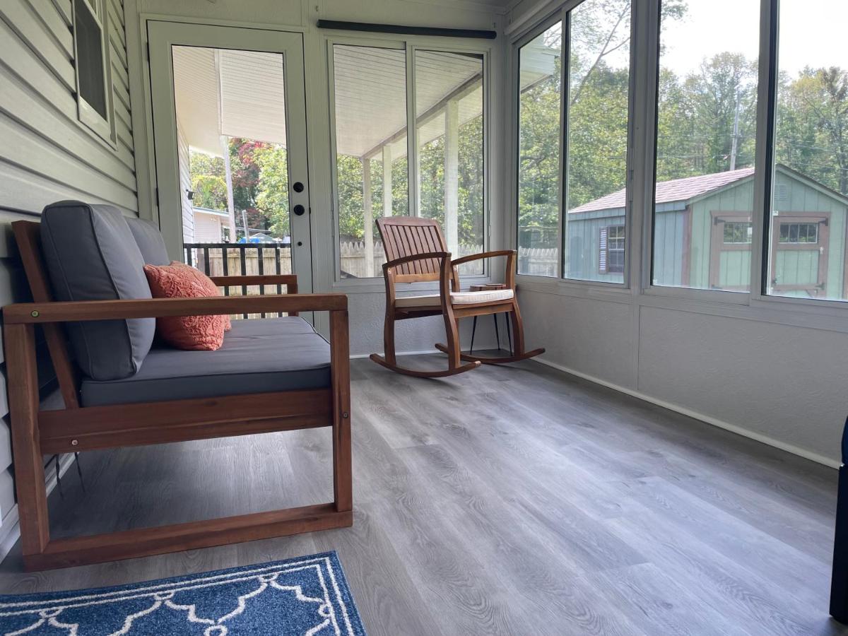 Bright 3bdrm perfect location 2.5 mi to SPAC , Close to track, downtown and Saratoga hospital - Housity