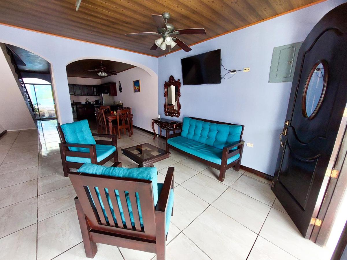 Noel's House - Housity