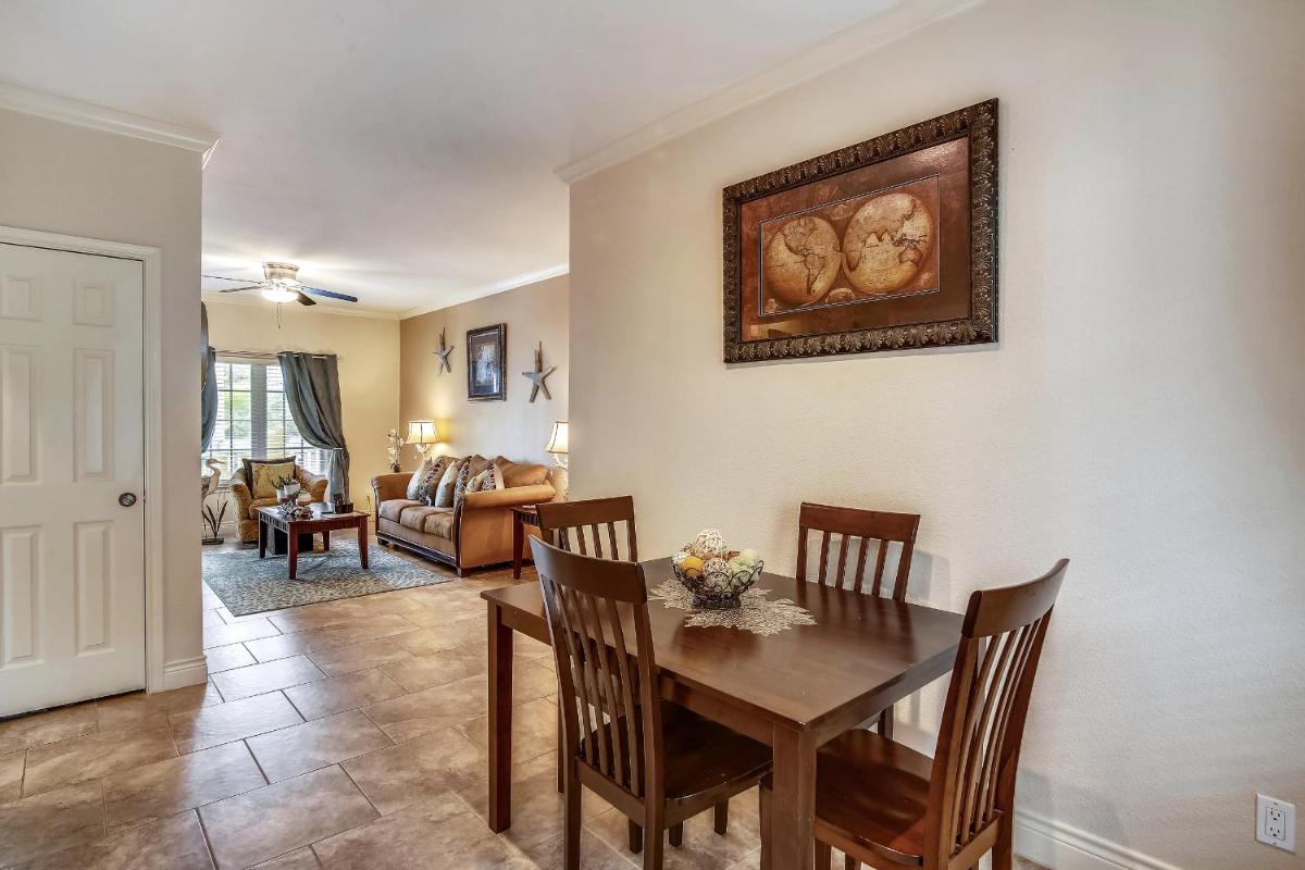 Dawn 722-Poolside Paradise - Housity