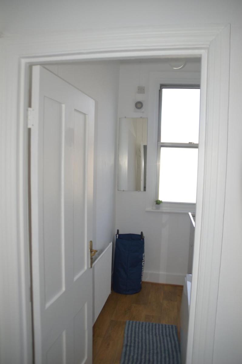 Two Bedroom Apartment in London - Housity