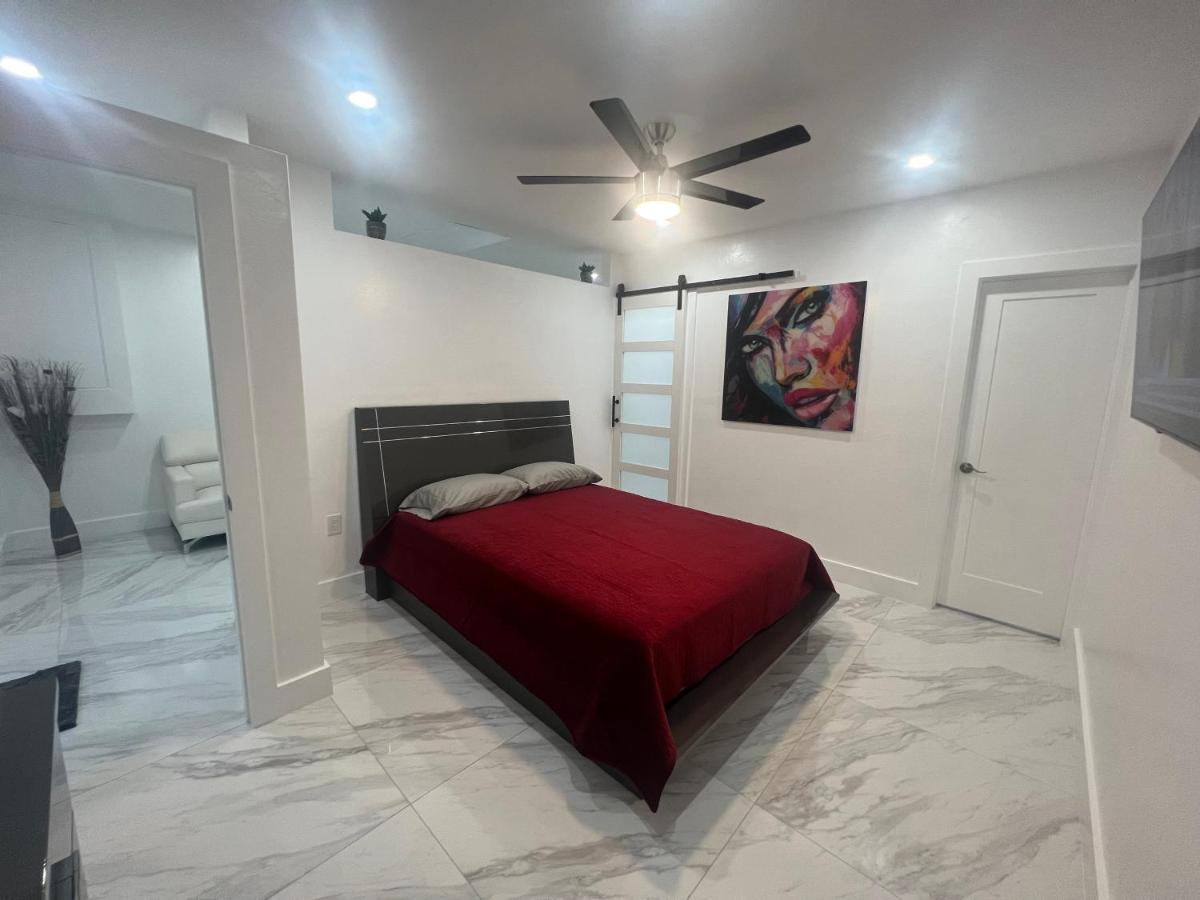 Villa San Carlos Park - Housity