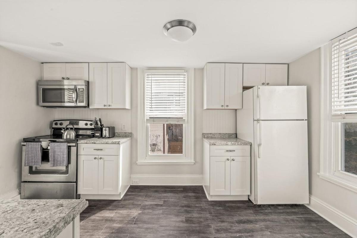 Family Friendly 2 Floor 2 BR Apt [Sunflower Stay] - Housity