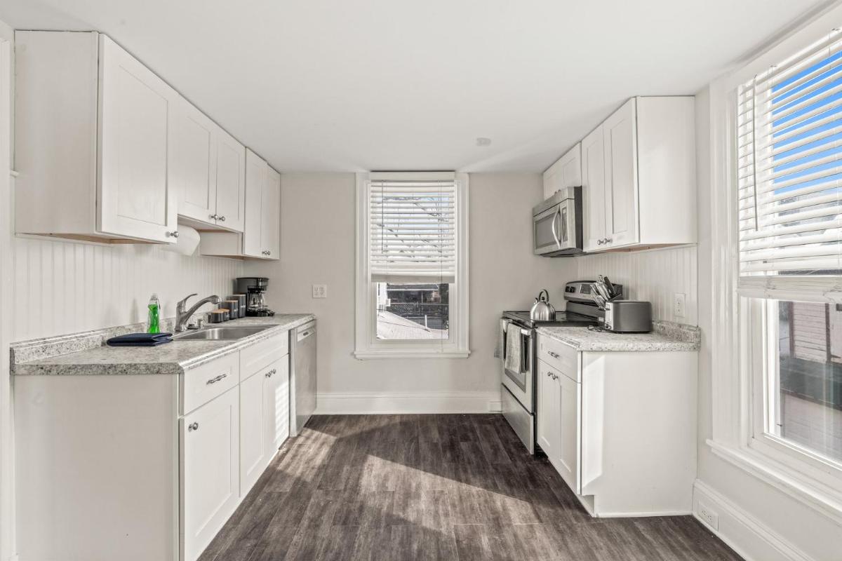 Family Friendly 2 Floor 2 BR Apt [Sunflower Stay] - Housity