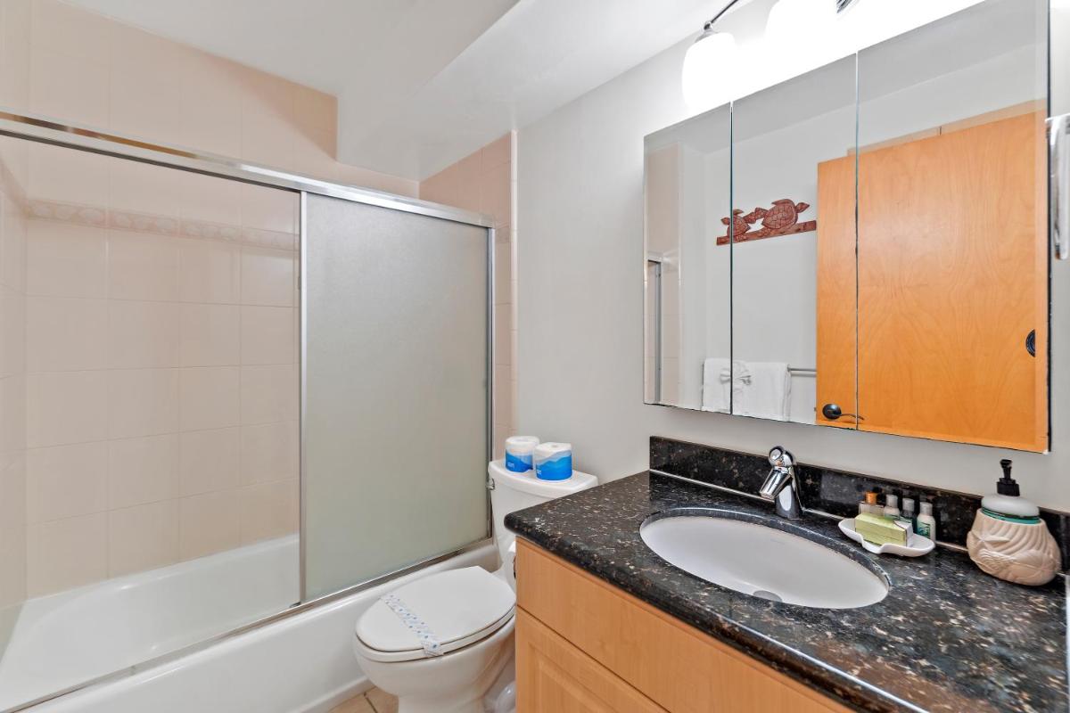 Ilikai Marina 1BR Condo, Ocean View Haven - Housity