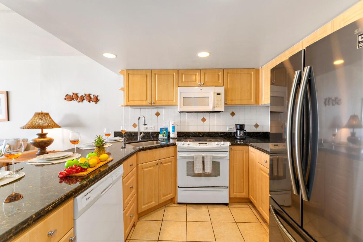 Ilikai Marina 1BR Condo, Ocean View Haven - Housity