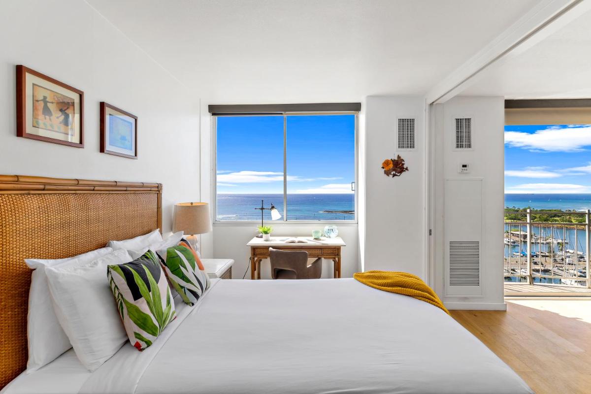 Ilikai Marina 1BR Condo, Ocean View Haven - Housity