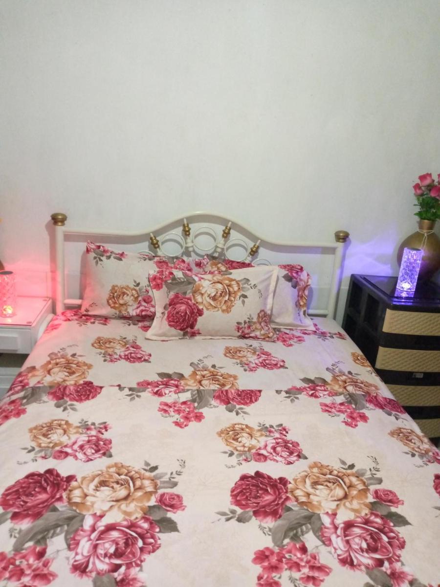 Acuarela del Rio H#1 Cerca Terminal Terrestre Habitación privada con baño - Housity