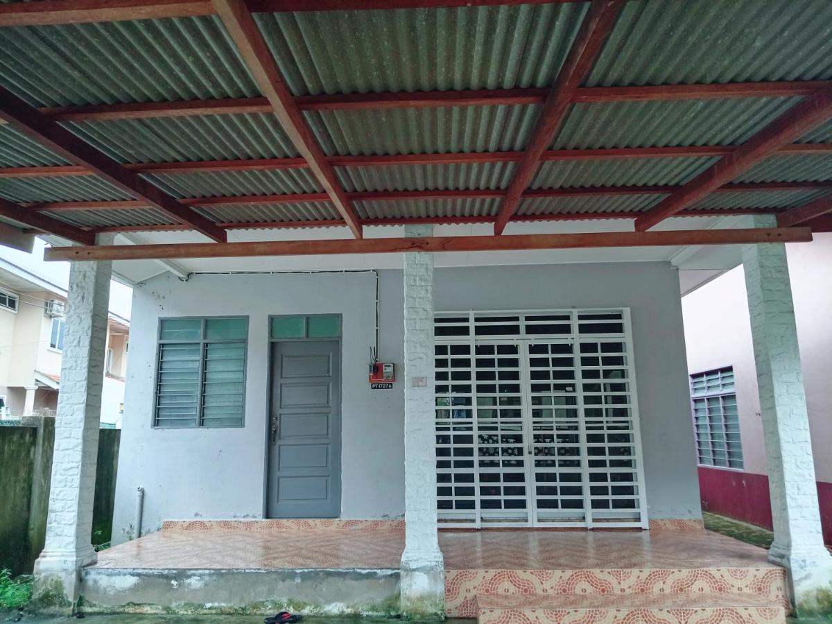 Homestay Wan Z - Housity