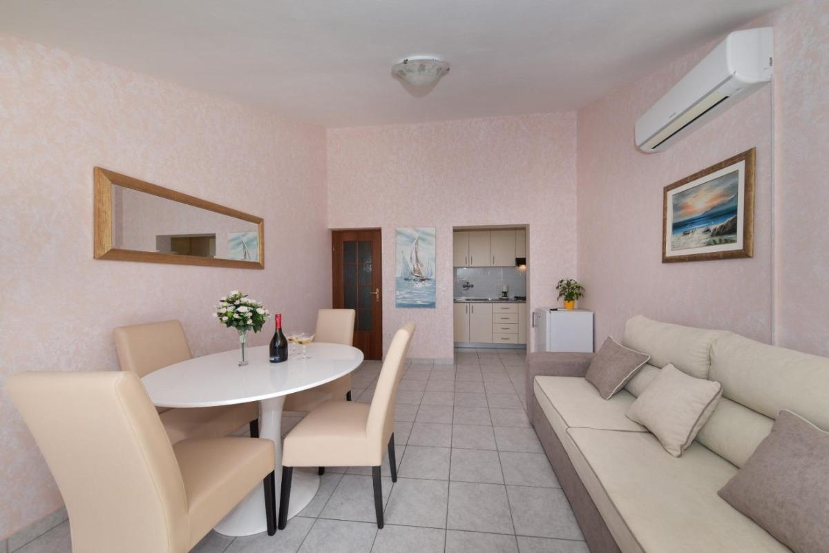 Suitetrails - Apartments Ani - with pool