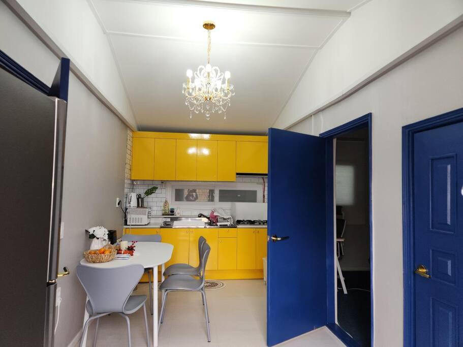 Suitetrails - Daejeon St Entire House