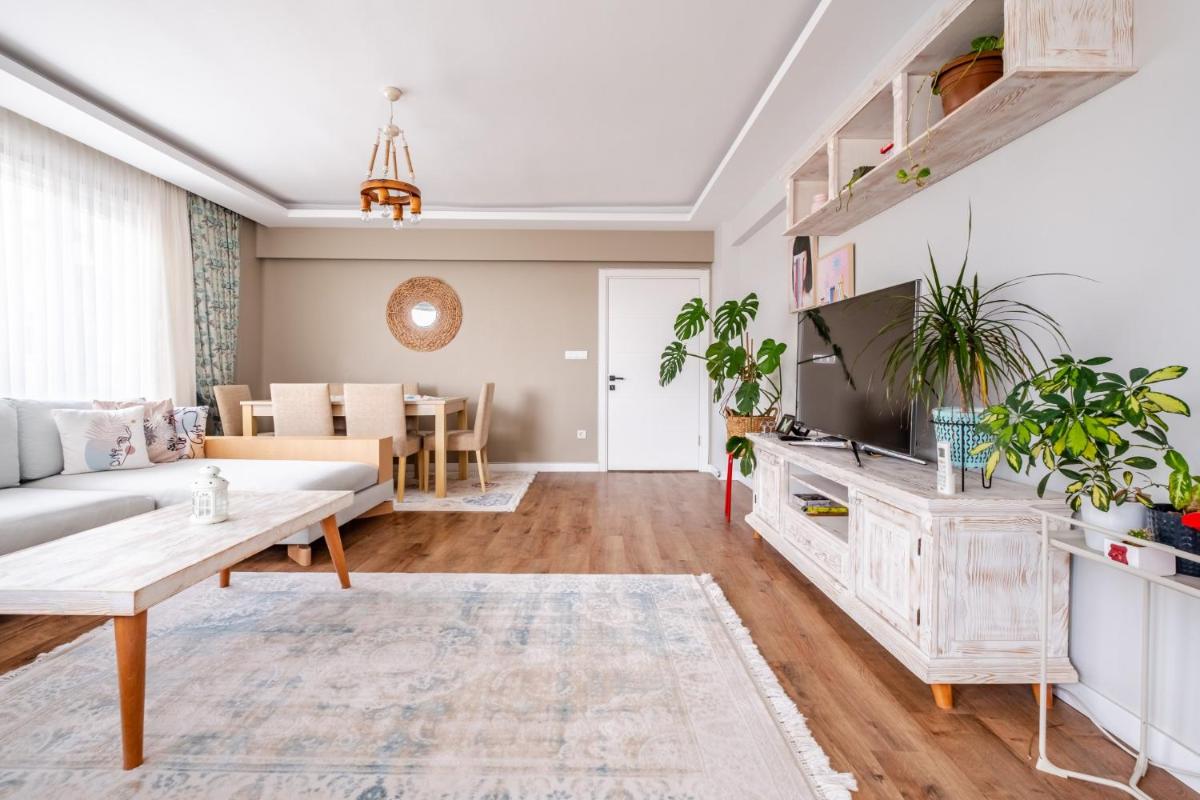 Vibrant Flat with Balcony in Maltepe - Housity