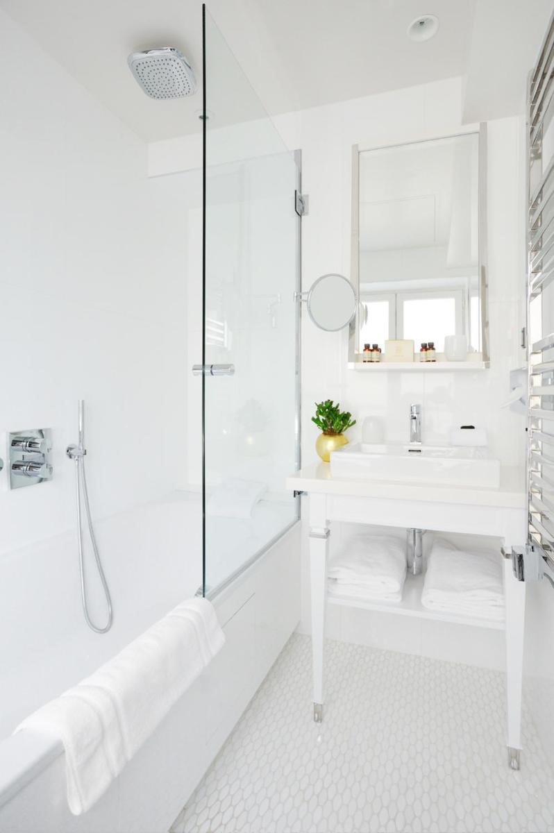 Salle de bains dans l'établissement Hôtel Baume