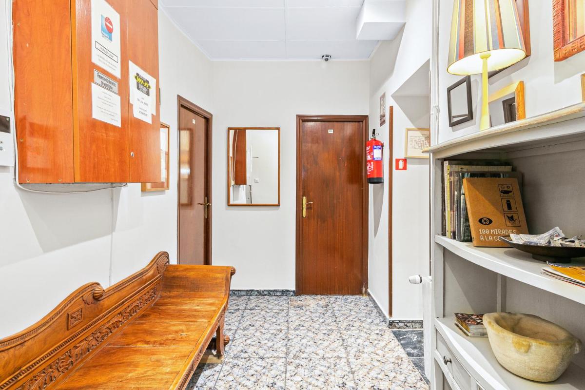Hostal Santa Ana - Housity