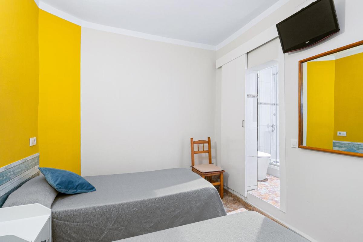 Hostal Santa Ana - Housity