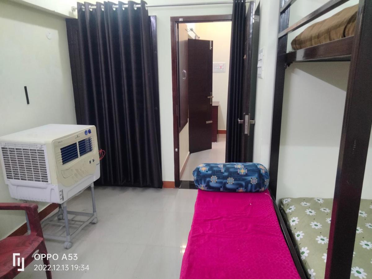 Srivasishta Homestays Theni - Housity