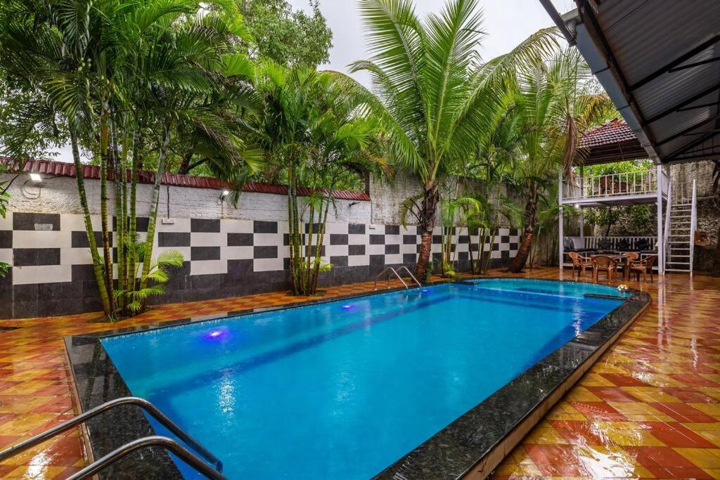 Stay Leisurely Country House, 4BHK Pool Karjat - Housity
