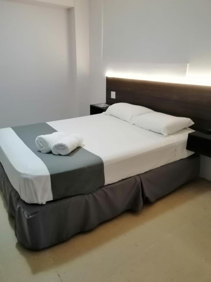 Hotel 2 Mares - Housity