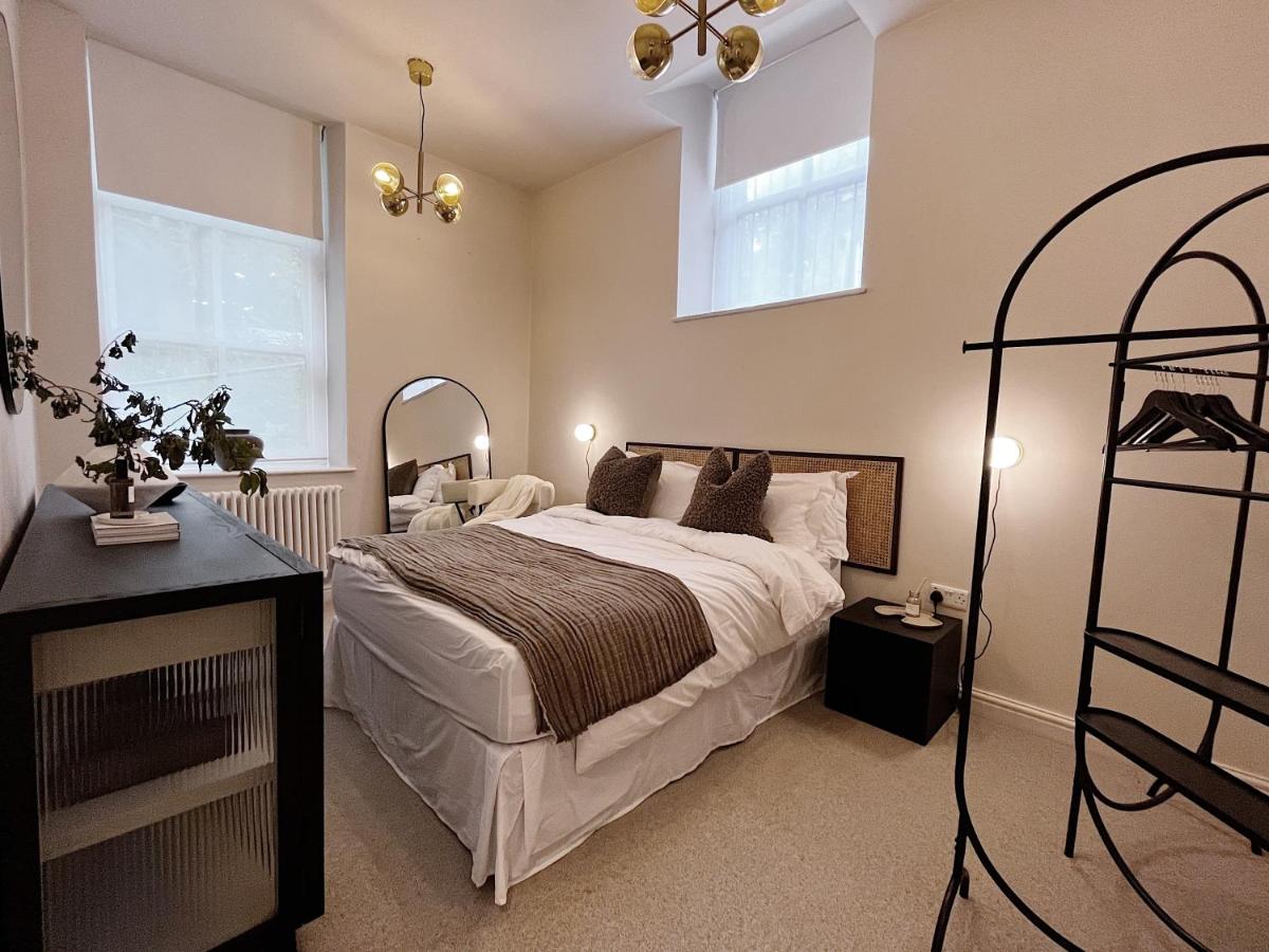 Luxury 2 Bedroom Flat in Central Todmorden - Housity