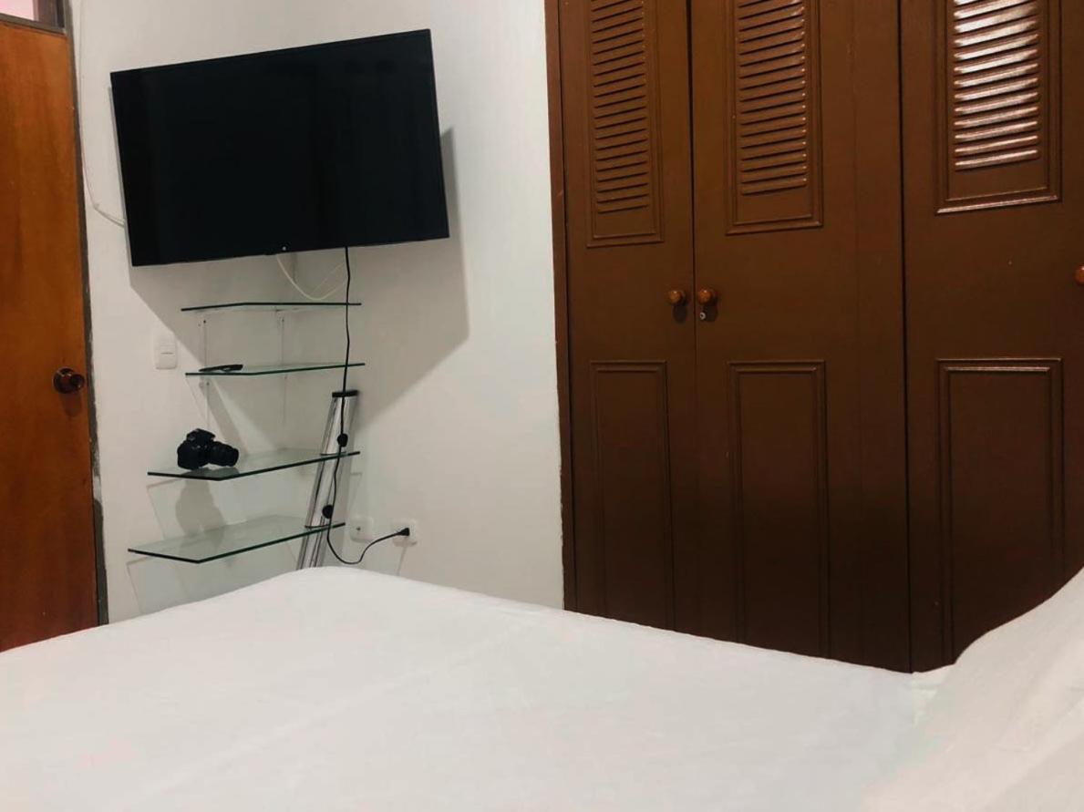 Aparta Estudio Pareja - Housity