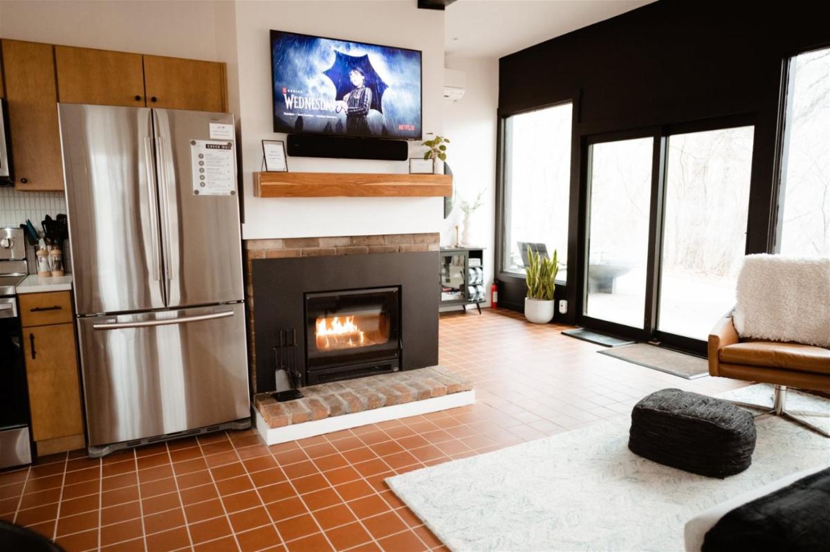 Black Walnut Cabin - Housity