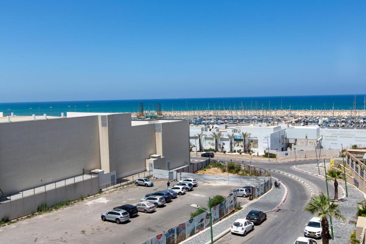 Aphrodite Suite - Housity