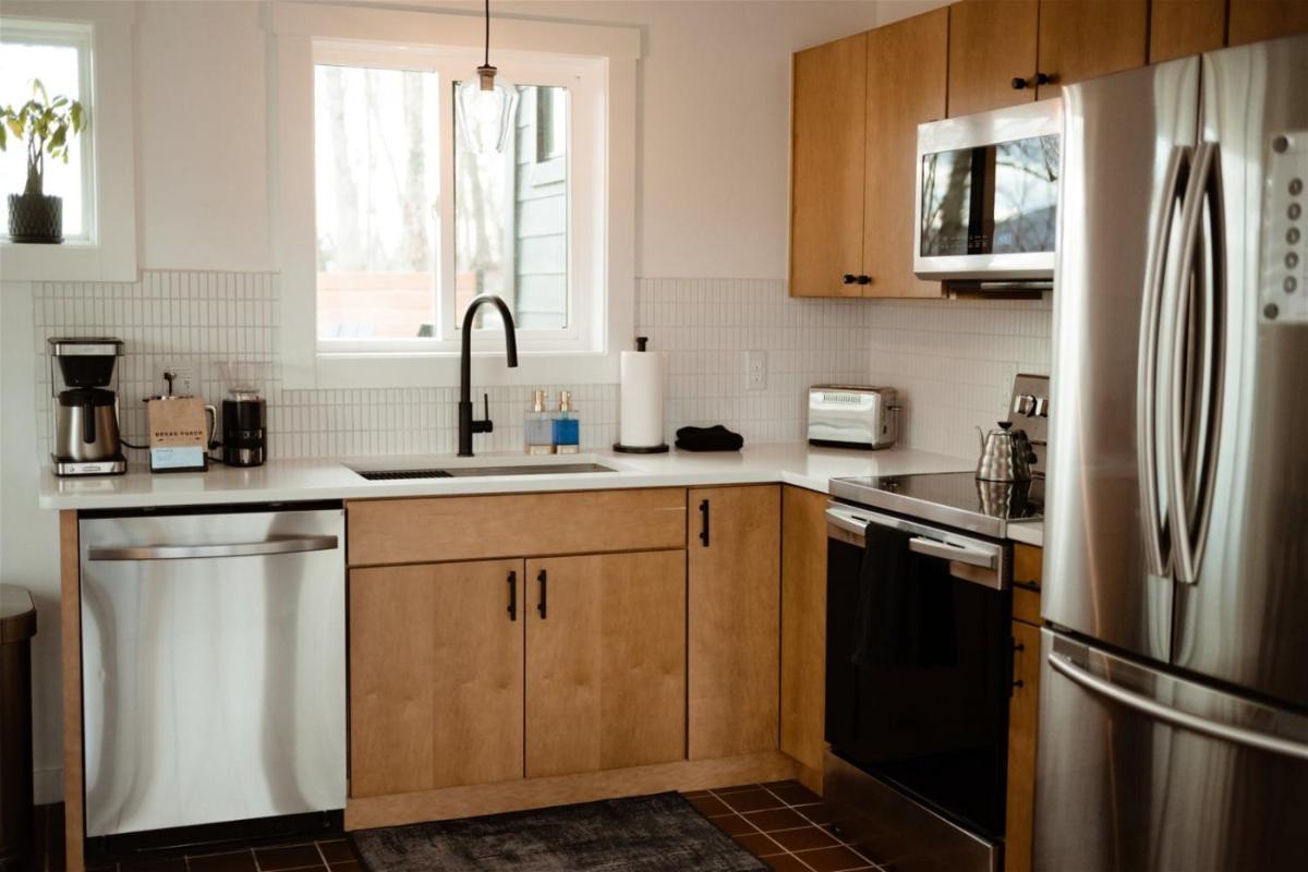Black Walnut Cabin - Housity