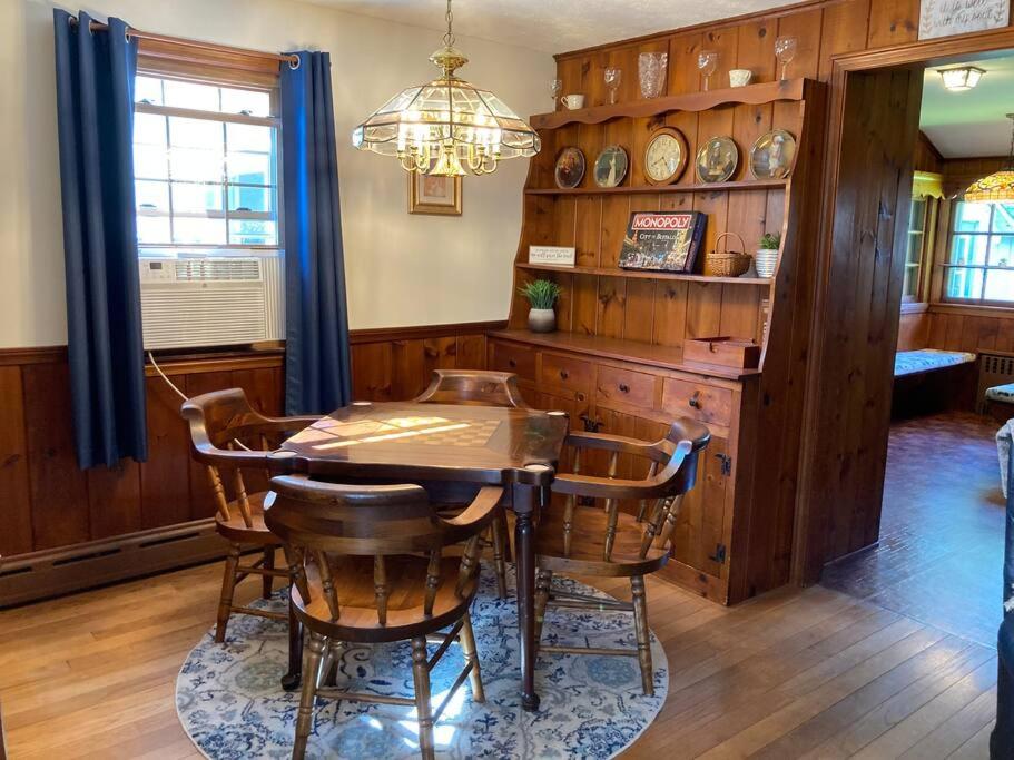 Tonawanda’s Coziest Cottage - Housity