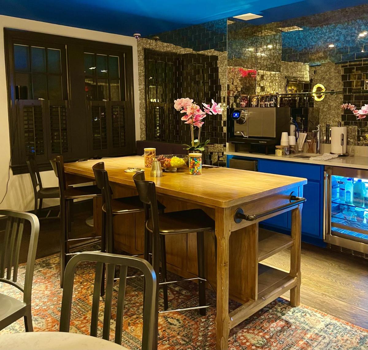 The Poppy Georgetown Guesthouse and Gardens - Hizvo