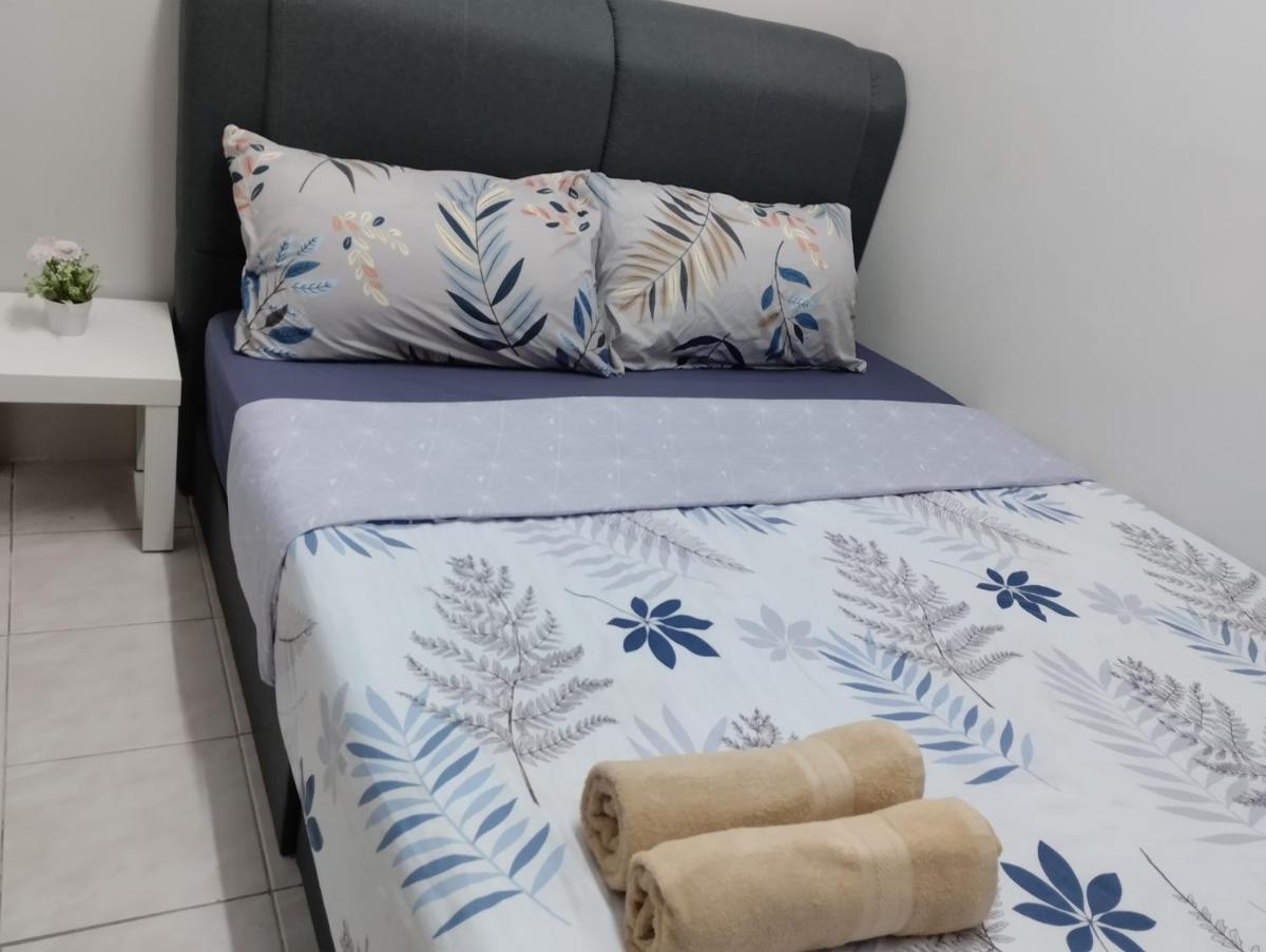 muslim homestay Haziqah subang bestari - Housity