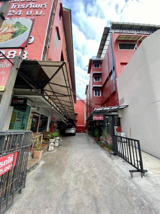 Suitetrails - Ratanawong Place 301