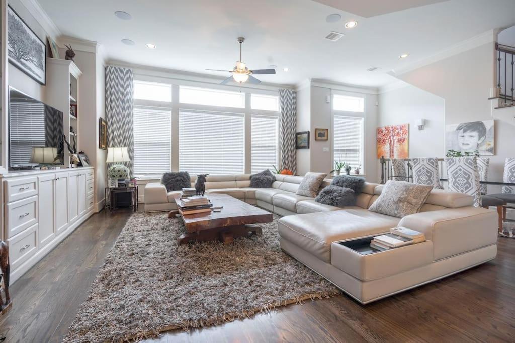Beautiful upscale home near everything! - Housity