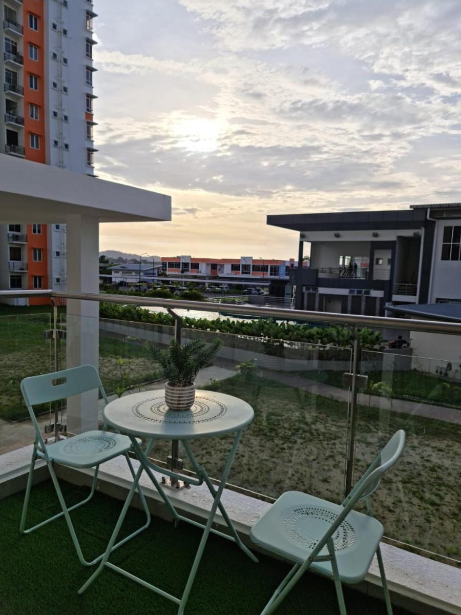 RHR Deluxe GuestHouse Kinarut Papar Sabah - Pool View - Housity