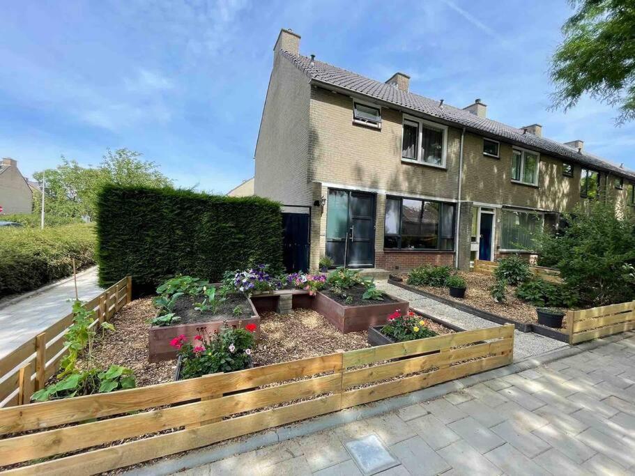 Familiewoning in Barendrecht, 10 min van Rotterdam - Housity