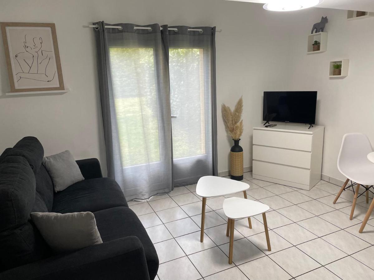 Suitetrails - Le First Auversois charmant studio avec jardinet