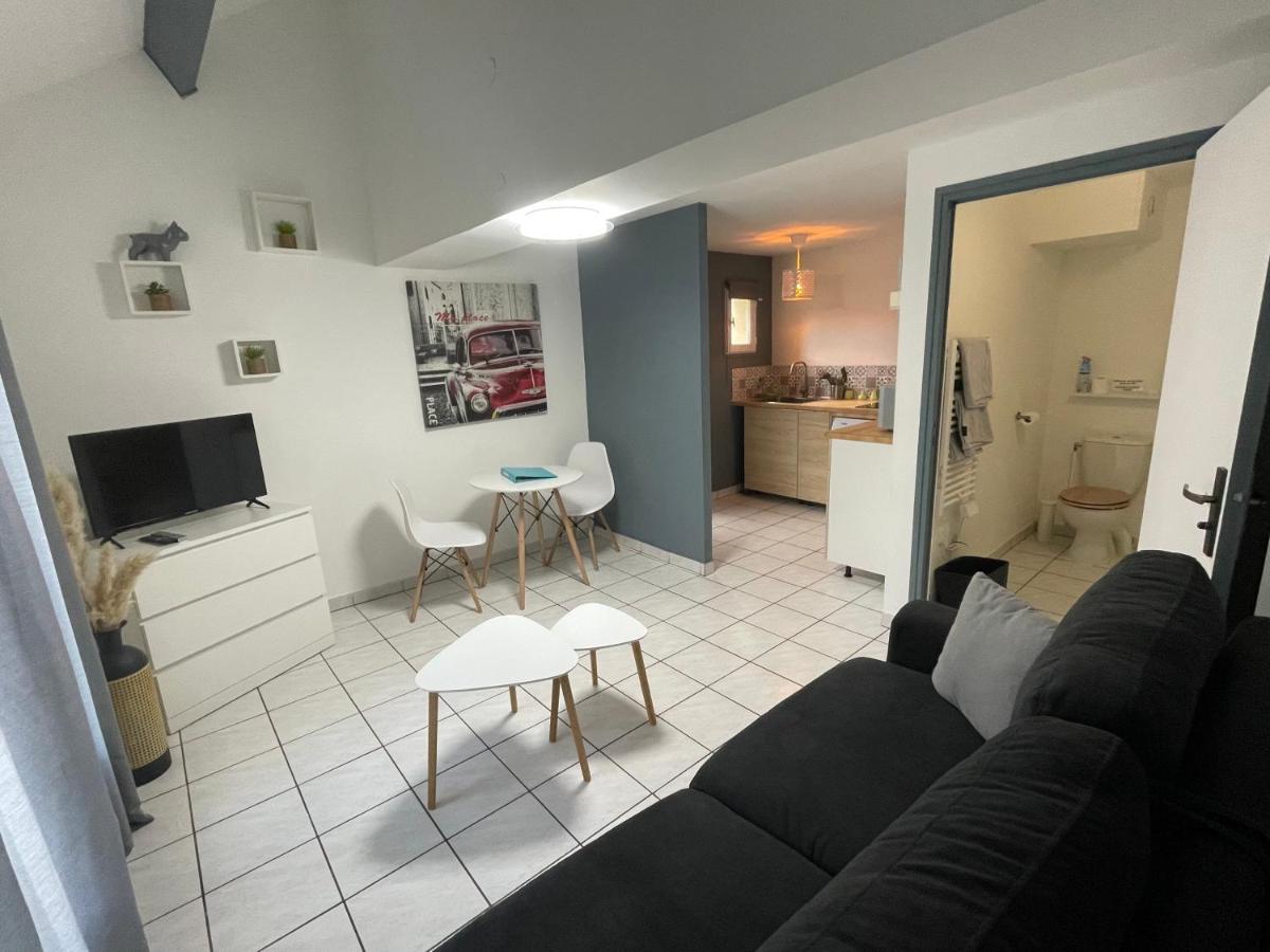 Suitetrails - Le First Auversois charmant studio avec jardinet