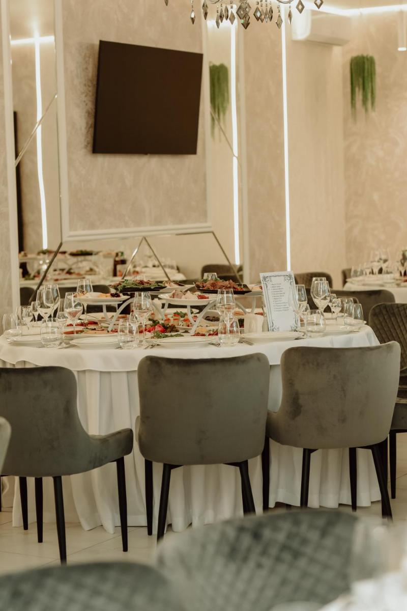 Hotel VinoGrad - Housity