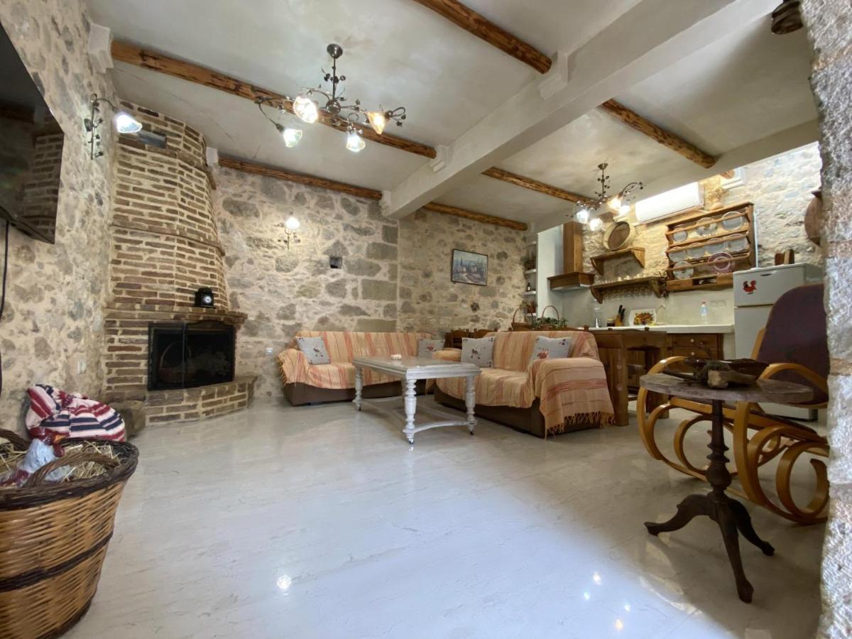 Stone House 3-Bedroom 8 persons - Housity