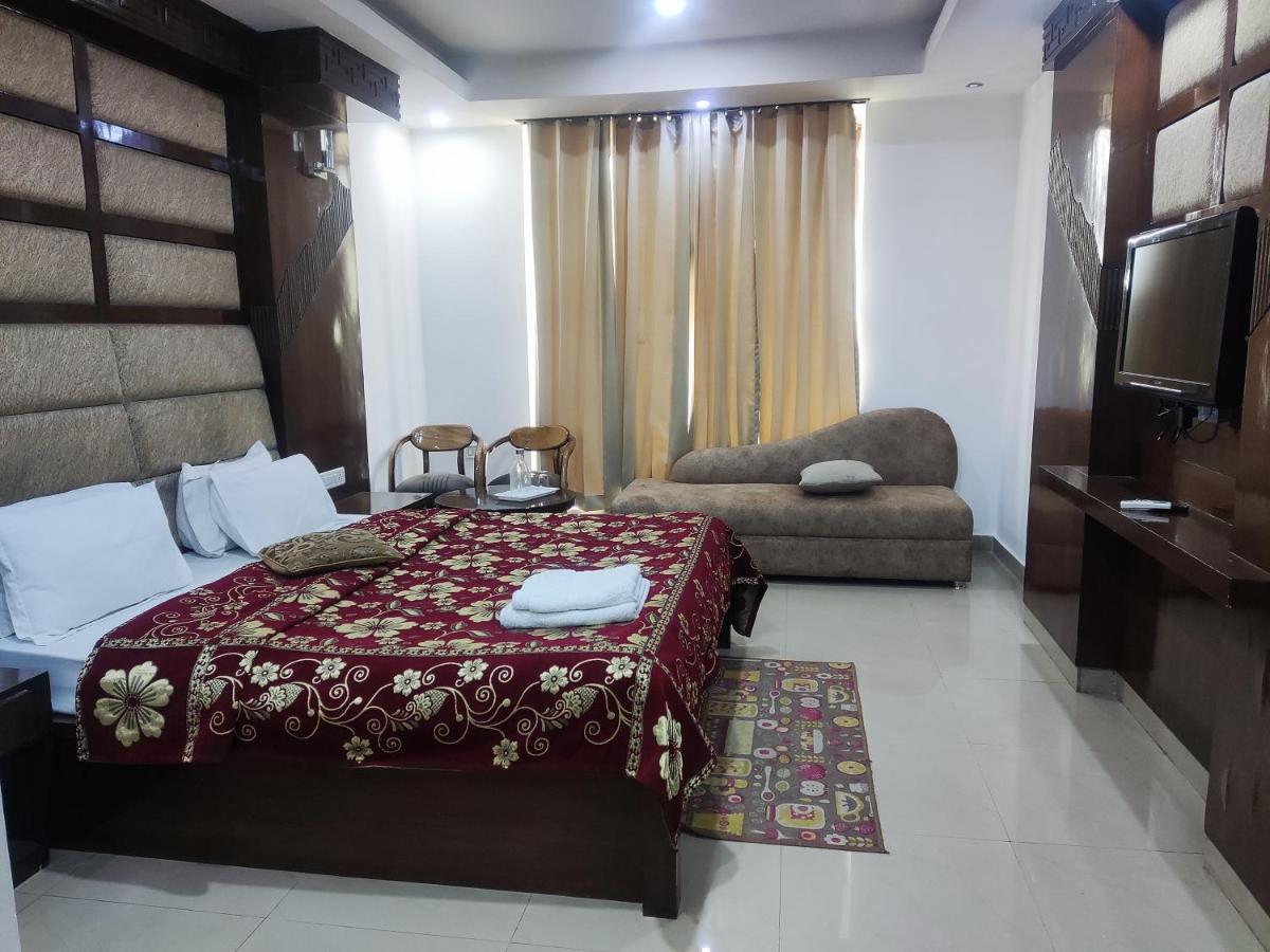 Hotel Raj mandir - Housity