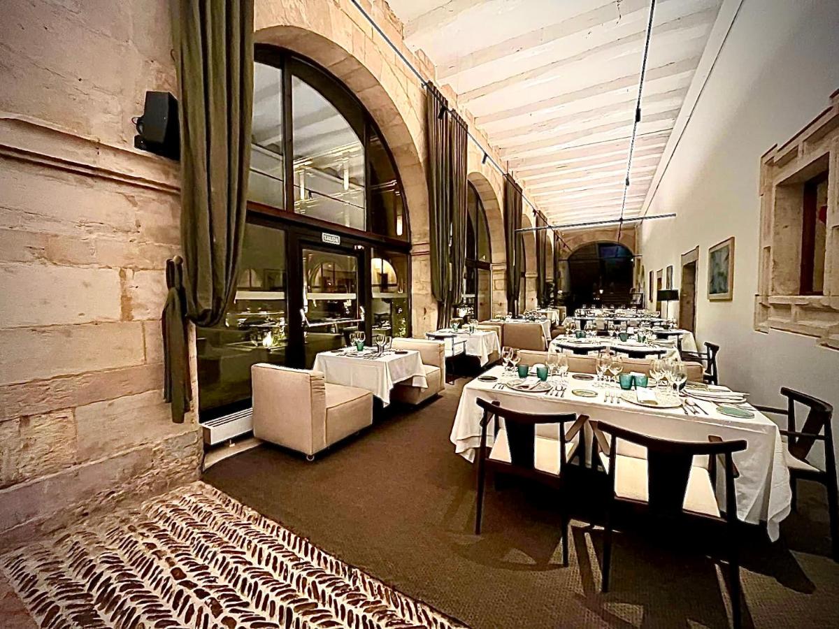 Hotel Real Colegiata San Isidoro - Housity