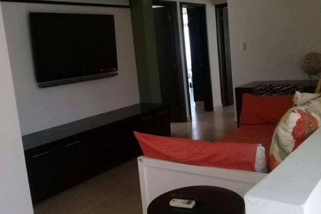 Casa con alberca. - Housity