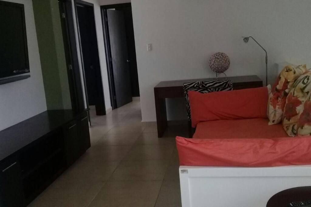 Casa con alberca. - Housity