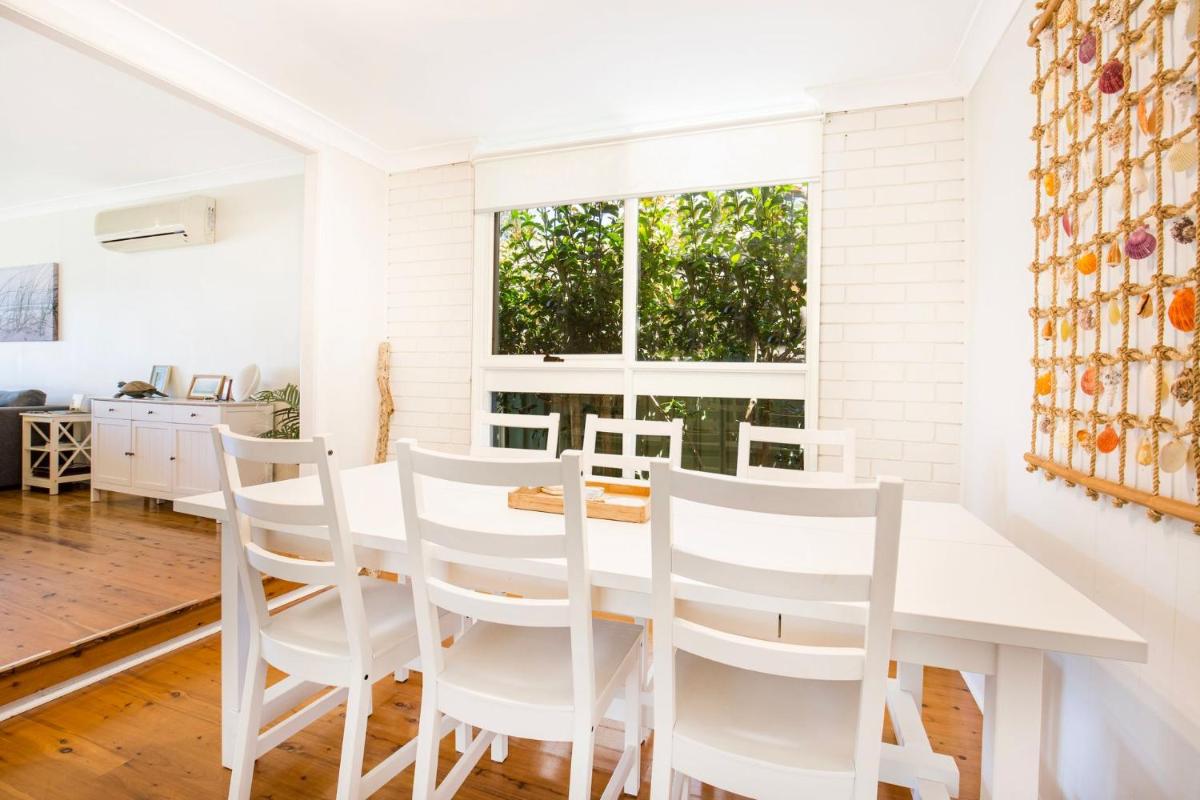 Hayes Beach House I Award Winner I 4 Mins to Beach - Housity