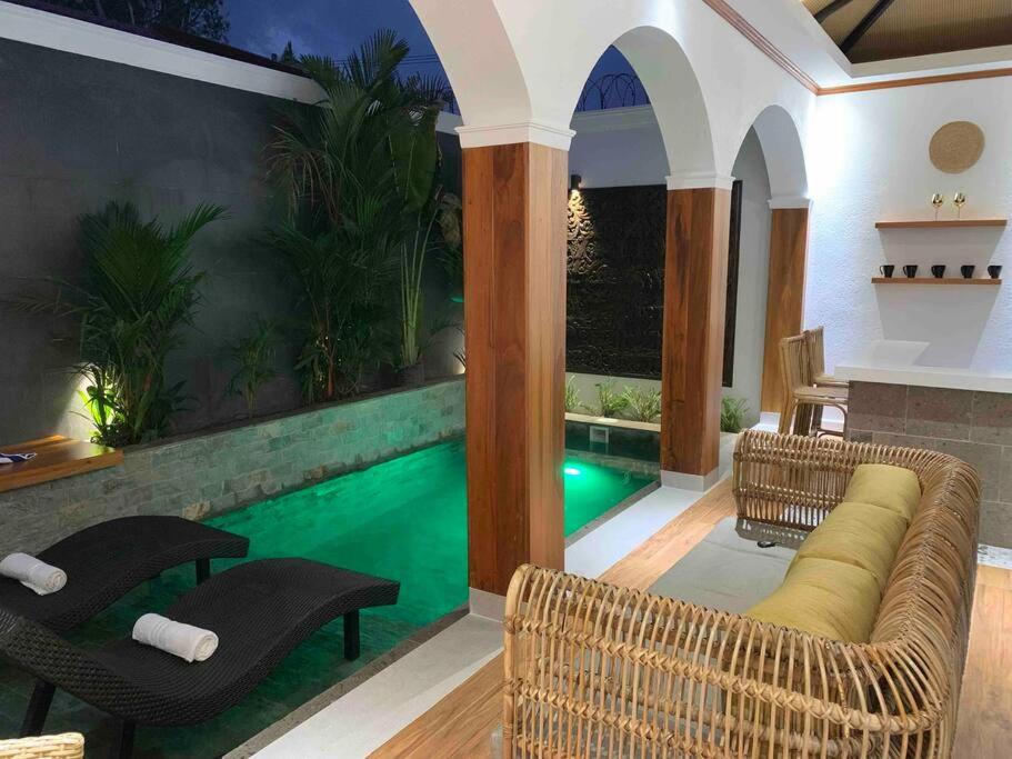 Bali inspired bungalow with private pool - Housity