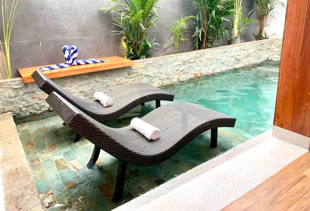Bali inspired bungalow with private pool - Housity