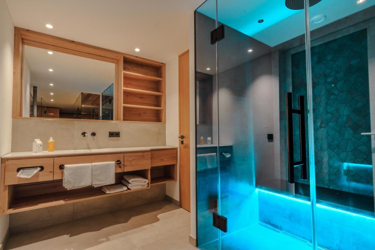 Wirthshof Hotel & Chalets - Housity