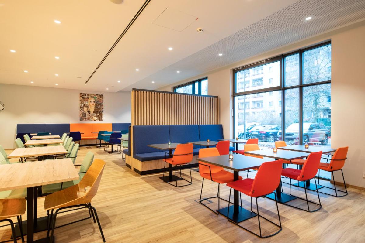 LOGINN Hotel Berlin Airport - Housity