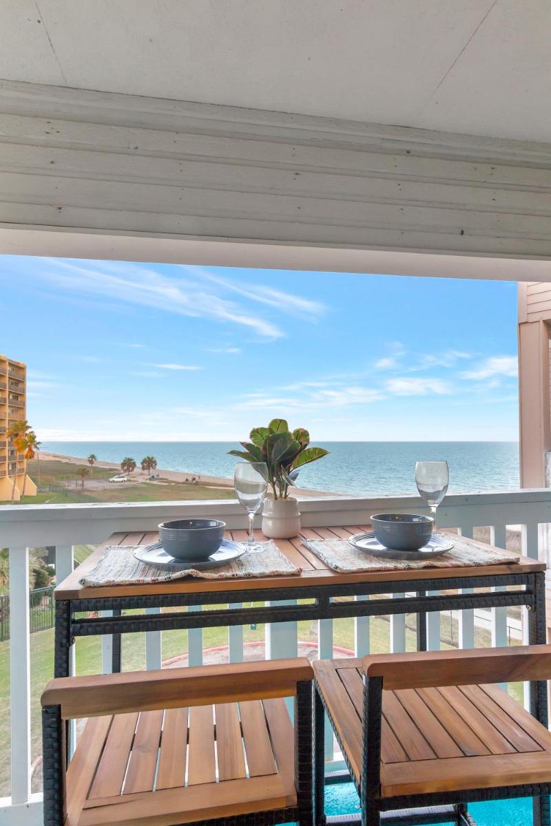 Beach View & SeaBreezes - Housity